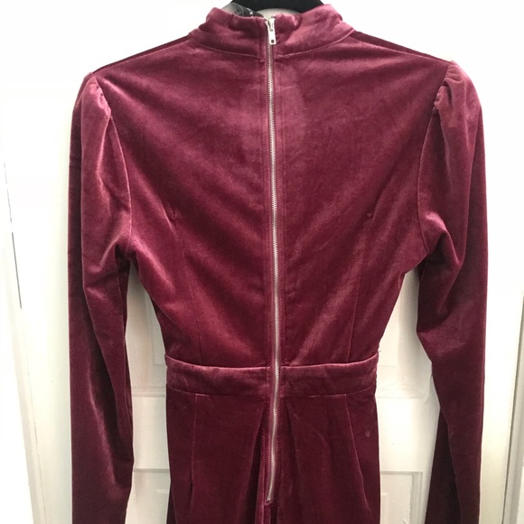 Deep V Neck Romper - Picture 2 of 2